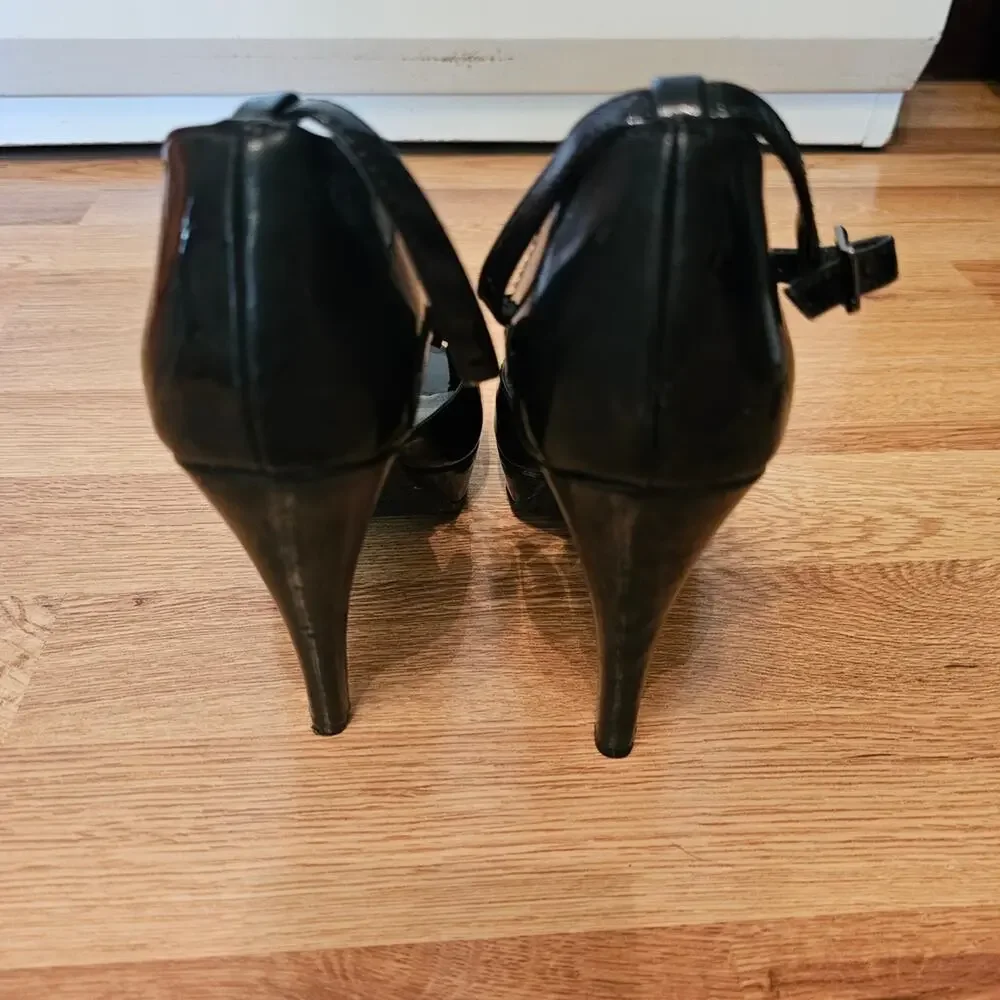 Vtg G by GUESS Black Ruffle Peep Toe Platform Heels Size 8M Ankle Strap Y2K